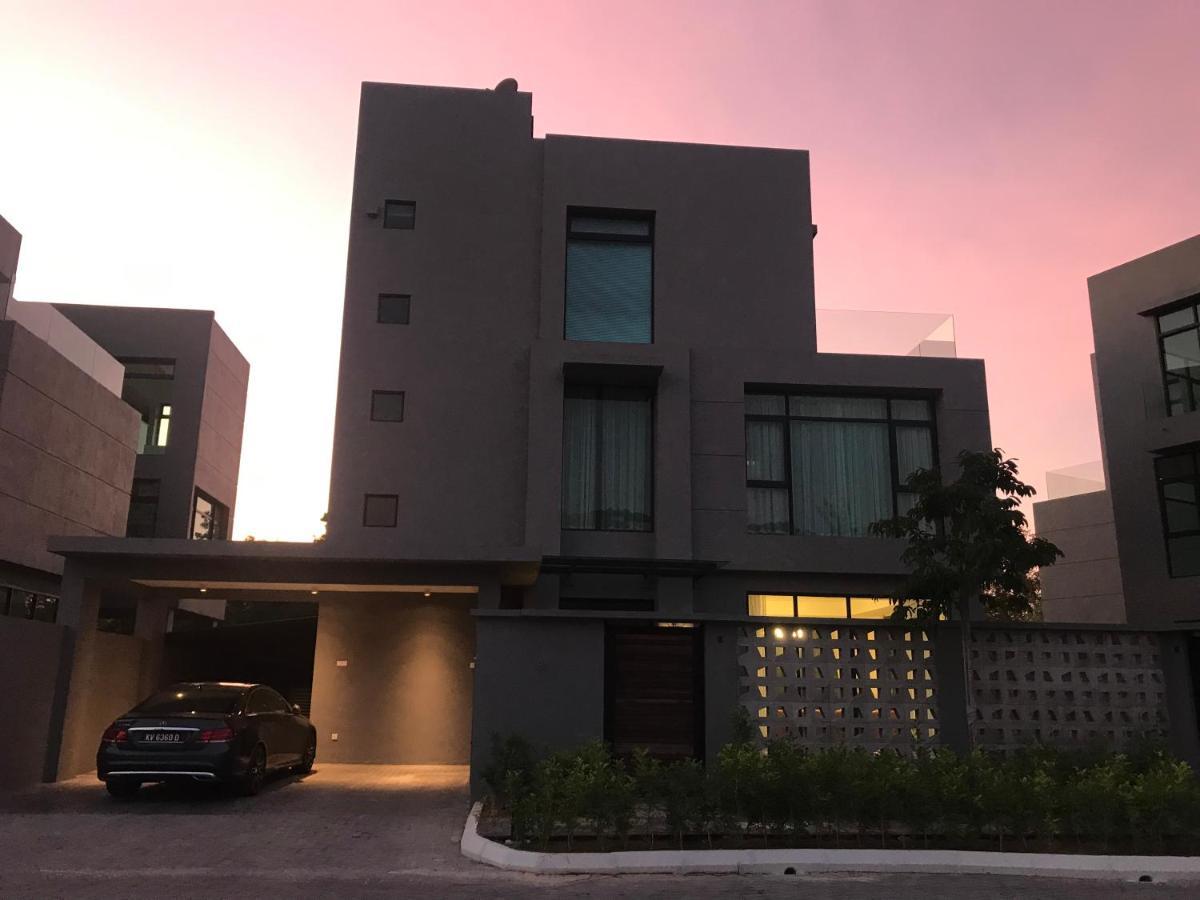 Molly Luxury Private Pool Bungalow茉莉的家豪华私人泳池别墅 Пантай-Сенанг Экстерьер фото